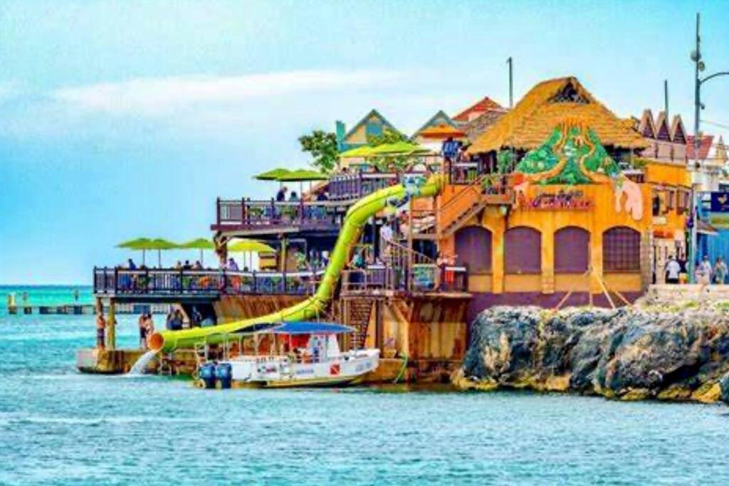 Villa La Rosa With Spectacular View Of Ocho Rios Eksteriør billede